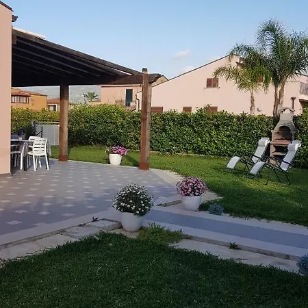 Holiday home Holidayesse Lascari